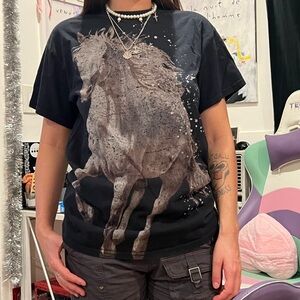 Horse graphic tee